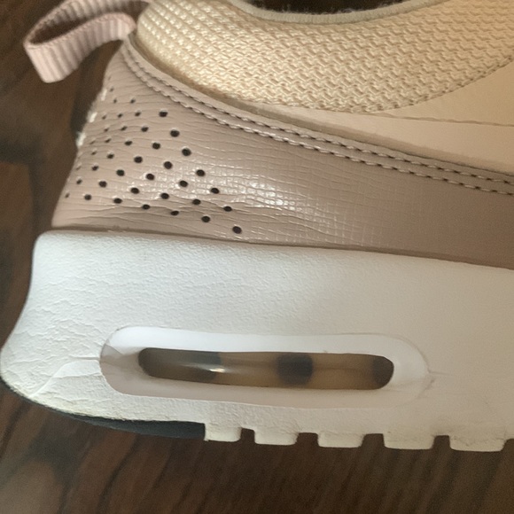 Nike bubble shoes up for sale! - Picture 2 of 4